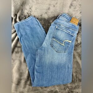 American Eagle AEO Skinny Medium Wash Denim Jean Size 4 Extra Short